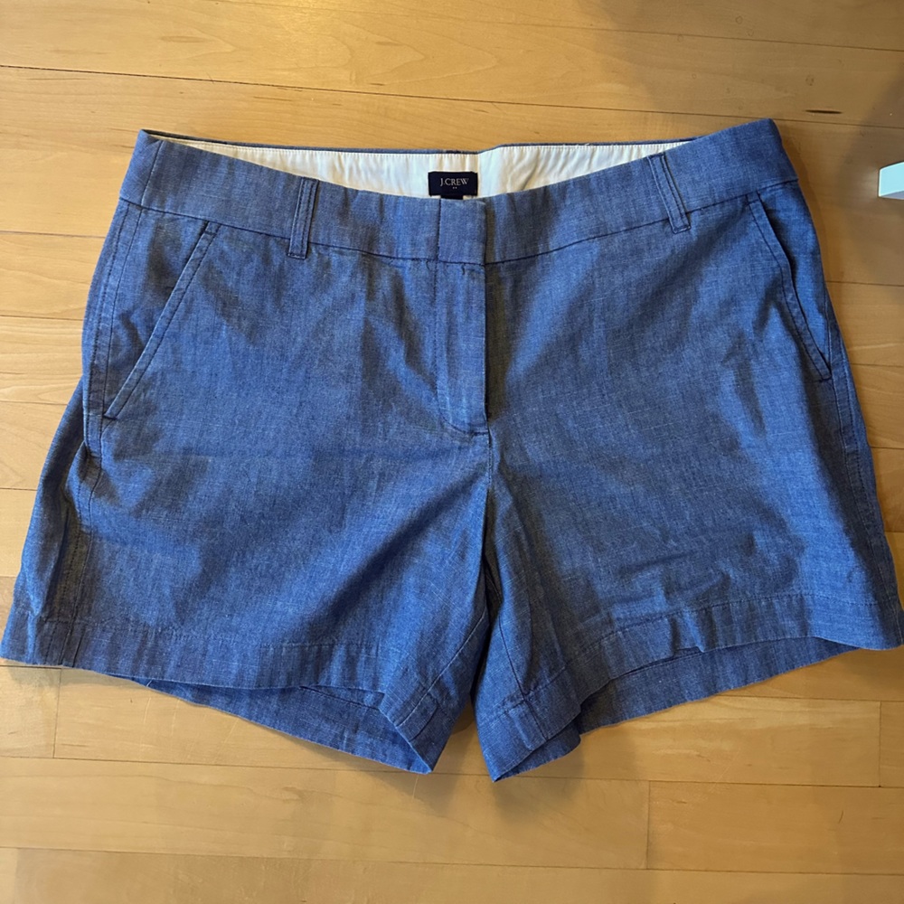 NWT Sz 12 J Crew lightweight Denim shorts. Dress up with a white button down.